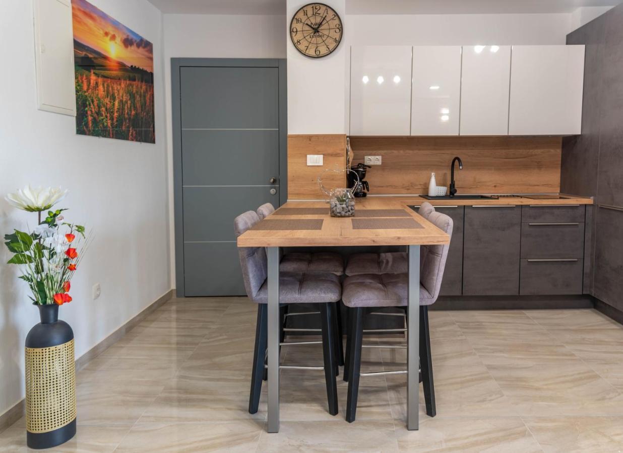 Apartmani Dalmacija Drage Exteriör bild